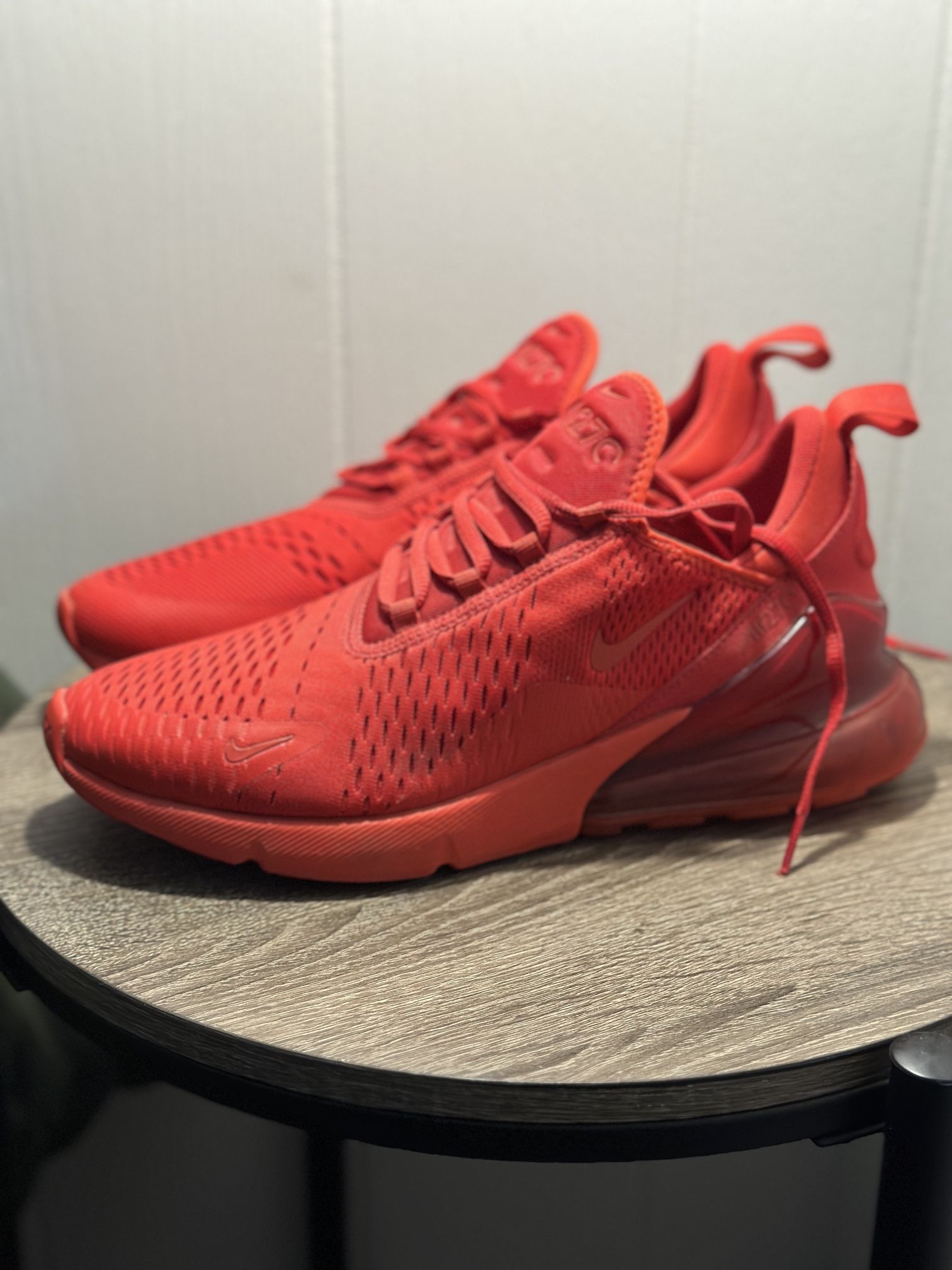 AIR MAX 270 UNIVERSITY RED