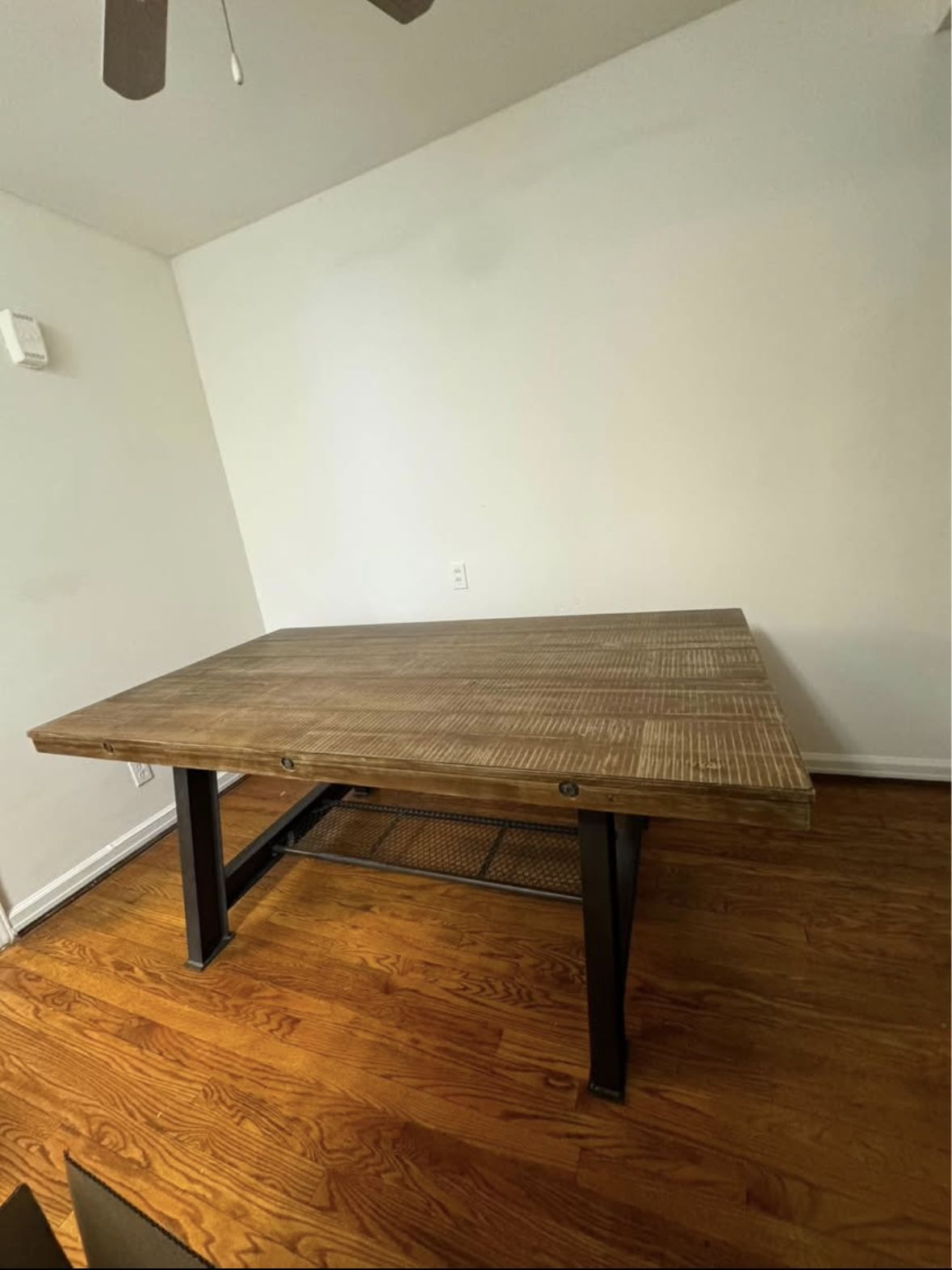 Dining room Table