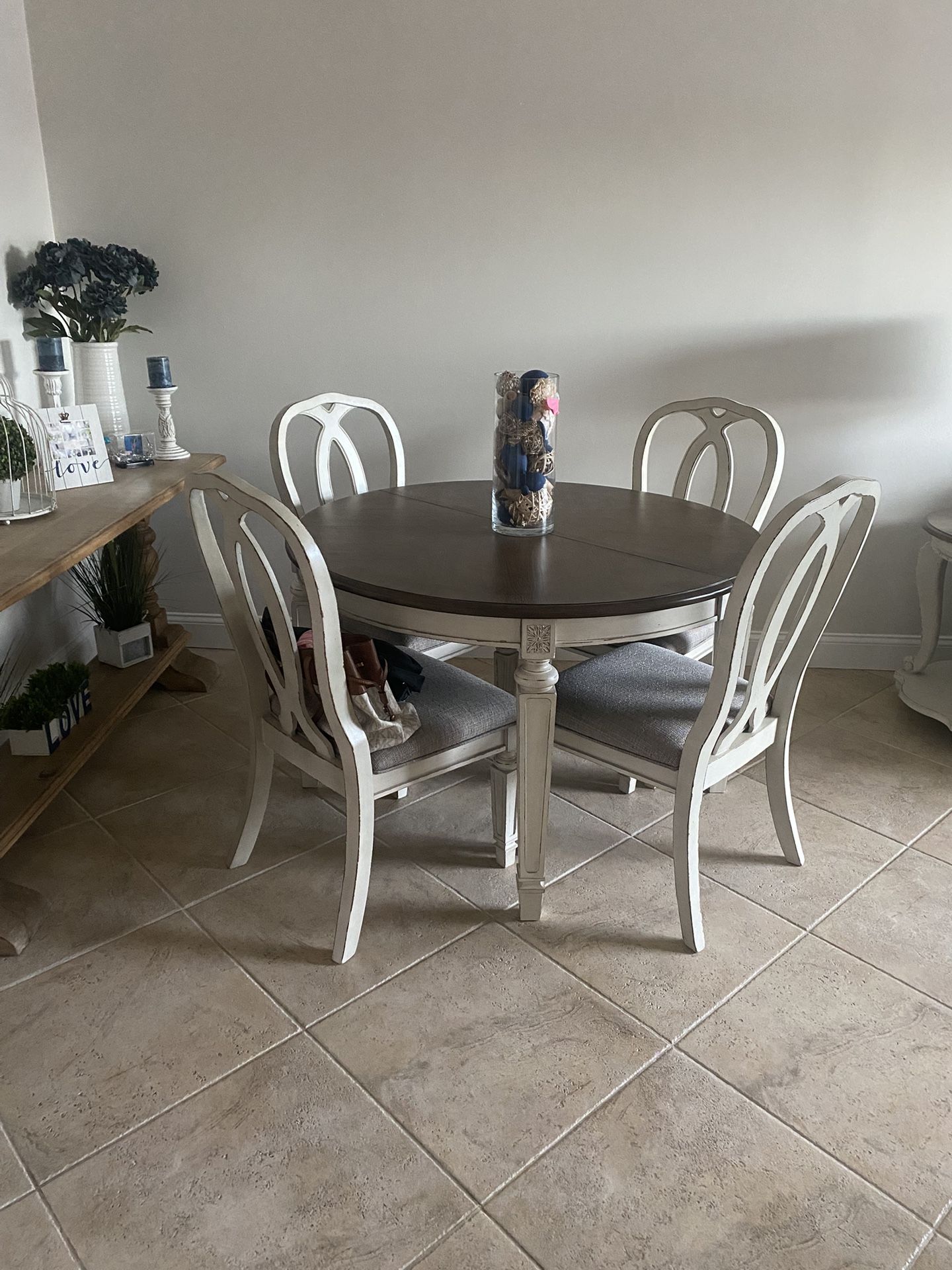 Dining set w/ End table