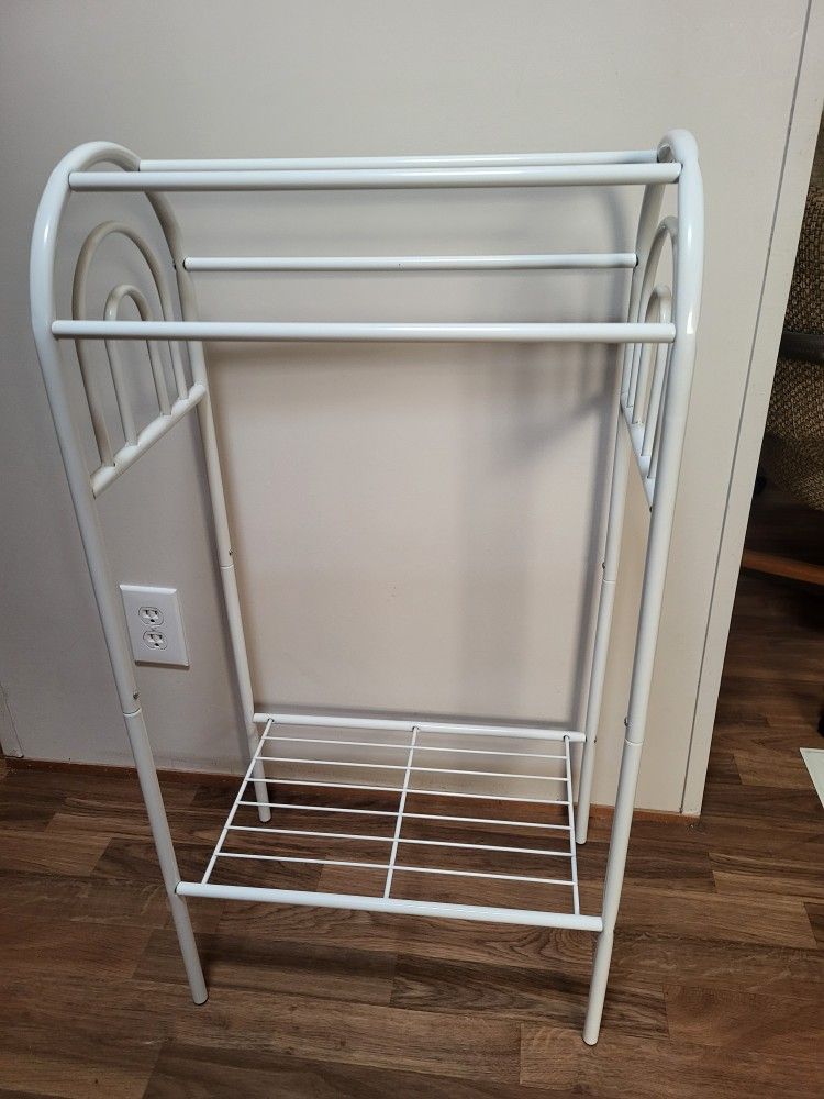 34.5" Tall Metal Quilt / Blanket Rack Stand
