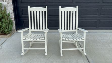 White Wood Rocking Chairs