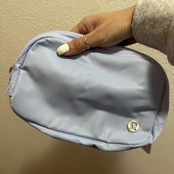 BRAND NEW WITH TAGS! LULULEMON ATHLETICA Everywhere Belt Bag - pastel Blue, 1 L