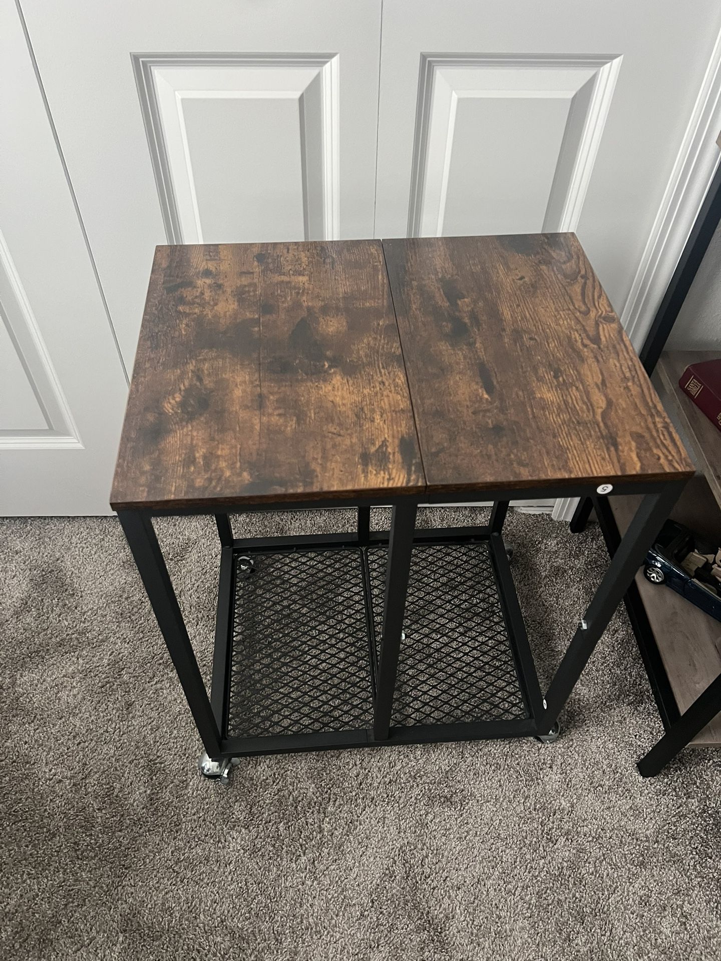 End Table / Desk Table / Small Table