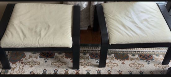 Set of two ottomans