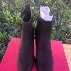Ladies Booties Size 6