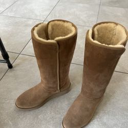 UGGS Women’s Classic Tall ll Boots