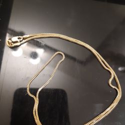 18k REAL GOLD Chain( 1mm Wide, 18 In. Long), WEIGHT 5.5 gr.  PRICE FIRM $950