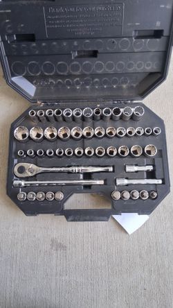Husky Socket Set with Ratchet and Case