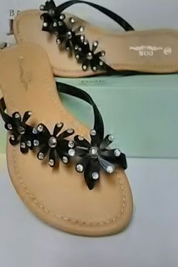 Women's sandals size 6