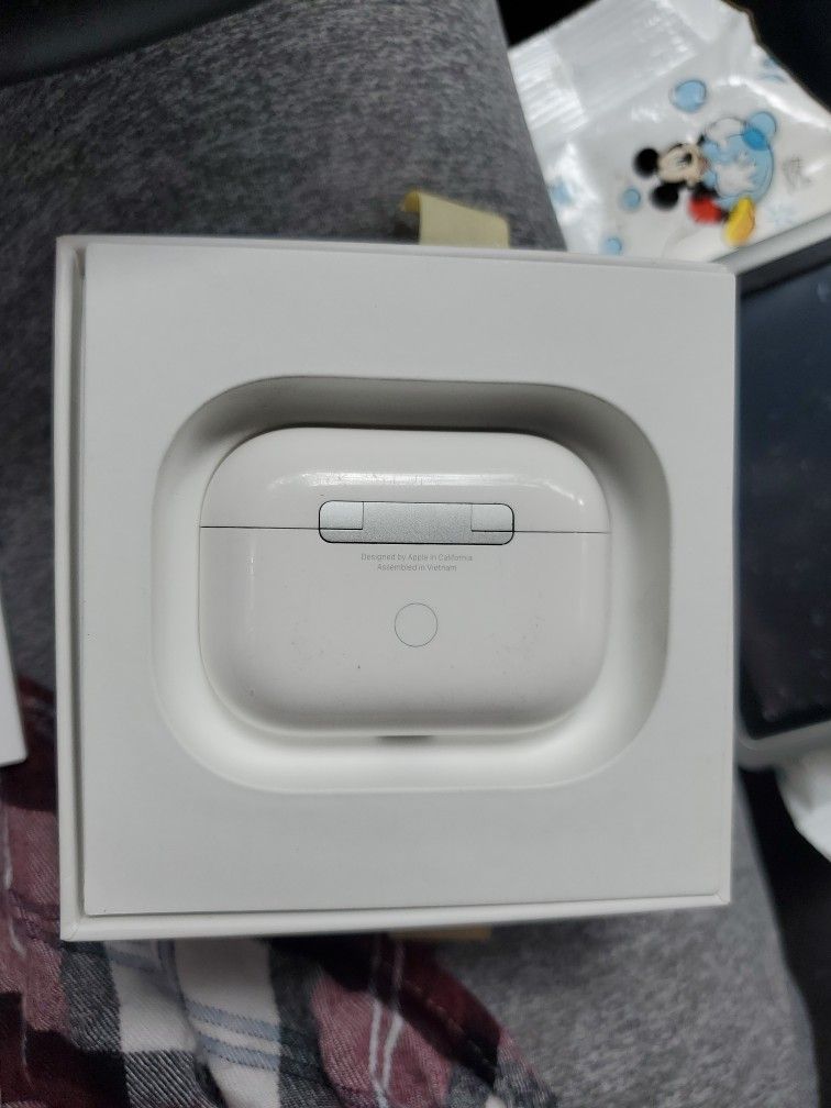 Apple airpods pro with wireless charging Case 