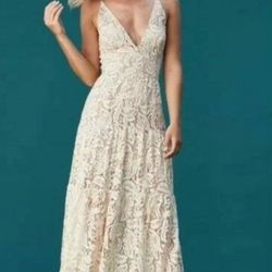 Dress The Population Melina Lace Maxi Dress Ivory Gold Sz  XL But Runs Small , like a medium, Perfect Condition.