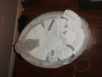 Rotating baby swing