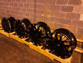 Set of 4 Black and Silver Alloy Wheels GM Wheels 18s.  24-27 Traverses & acadia includes TPS sensors