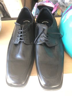 Dress shoes