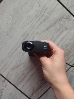 Logitech 720p Webcam  (READ DESCRIPTION)