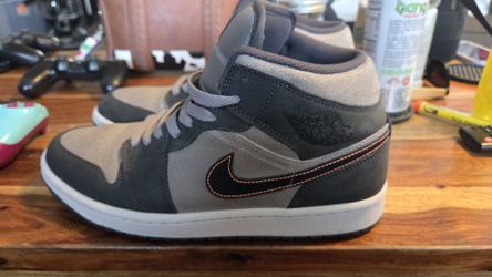 Nike Men's Air Jordan 1 Mid SE Night Stadium - Black Grey Orange Size 9.5