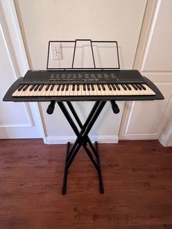 Yamaha Electronic Keyboard with Stand and Music Rest