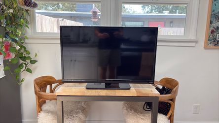 32” Vizio LCD TV