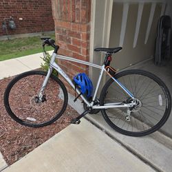 Fuji Absolute Hybrid Bike(ridden Less That 50 Miles)