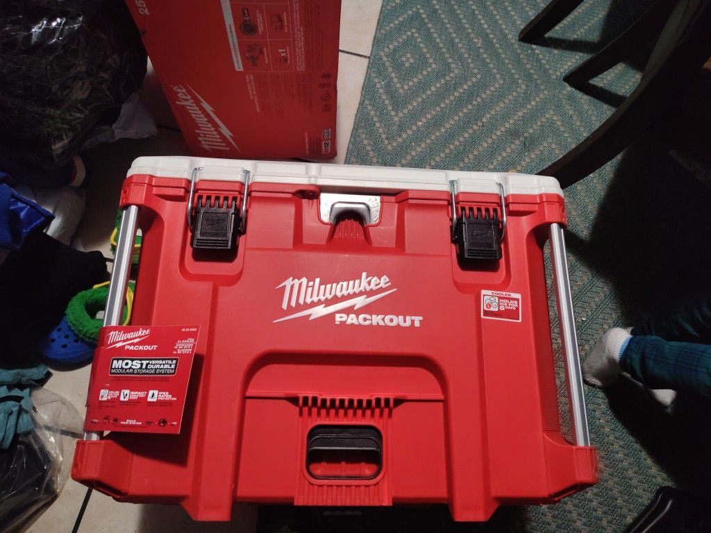 Milwaukee Cooler