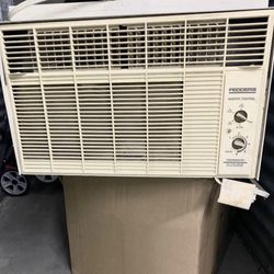 Fedders Window Mounted Air Conditioner 