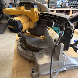 Dewalt 12” Compound Miter Saw -DW715