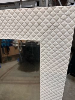 Decorative wall mirror