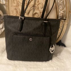 🍀💕Michael Kors Tote Bag