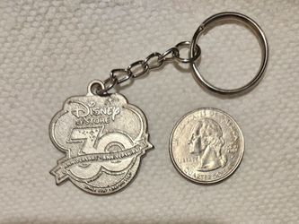 DISNEY  STORE 30 YEARS PENDANT RING KEYCHAIN CHARM ANIVERSARY SILVER TONE  PRE-OWNED