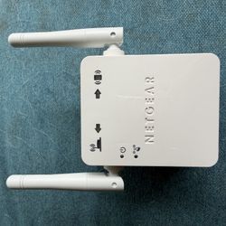 NETGEAR N300 WiFi Range Extender, model WN3000RPv3