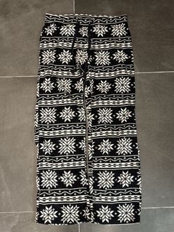 Black & White Snowflake Fleece Lounge Pants