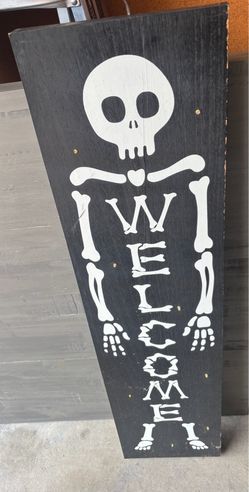 Halloween Skeleton Welcome Wood Sign