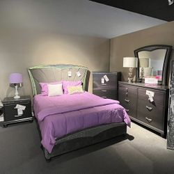 4PC Queen Bed Set