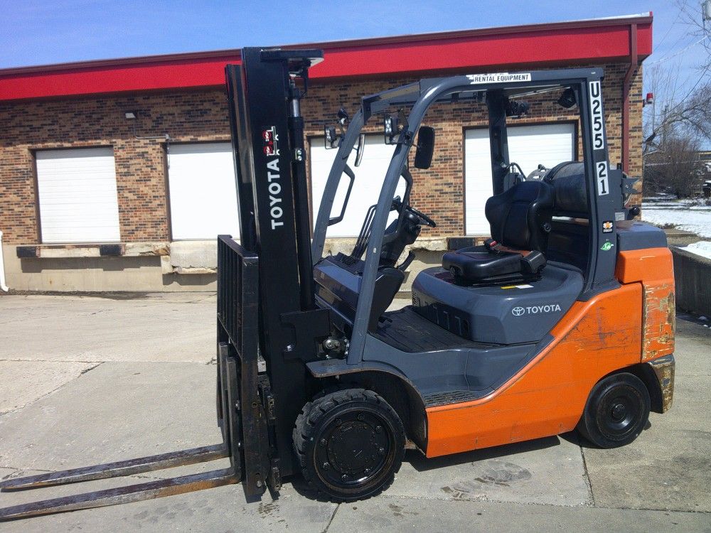 8000 LB. Capacity Heavy Duty Toyota Forklift