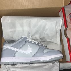 Dunks Platinum Grey