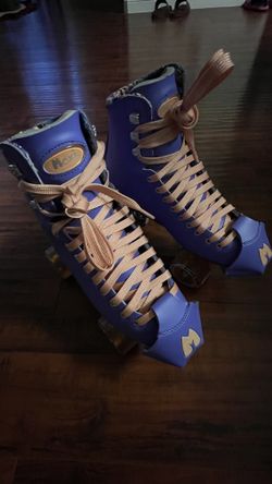 Beach Bunny Moxi Rollerskates Size 6 (7-7.5 Women’s Shoe Size)