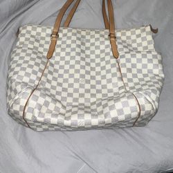 Louis Vuitton Purse