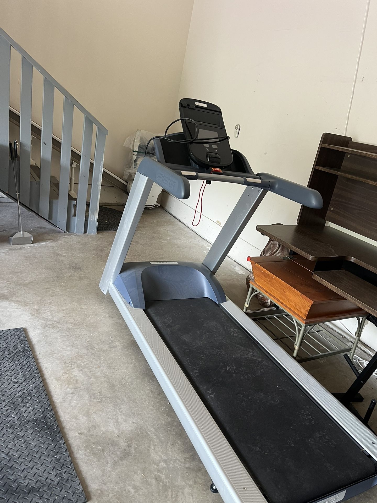 Precor Treadmill TRM445