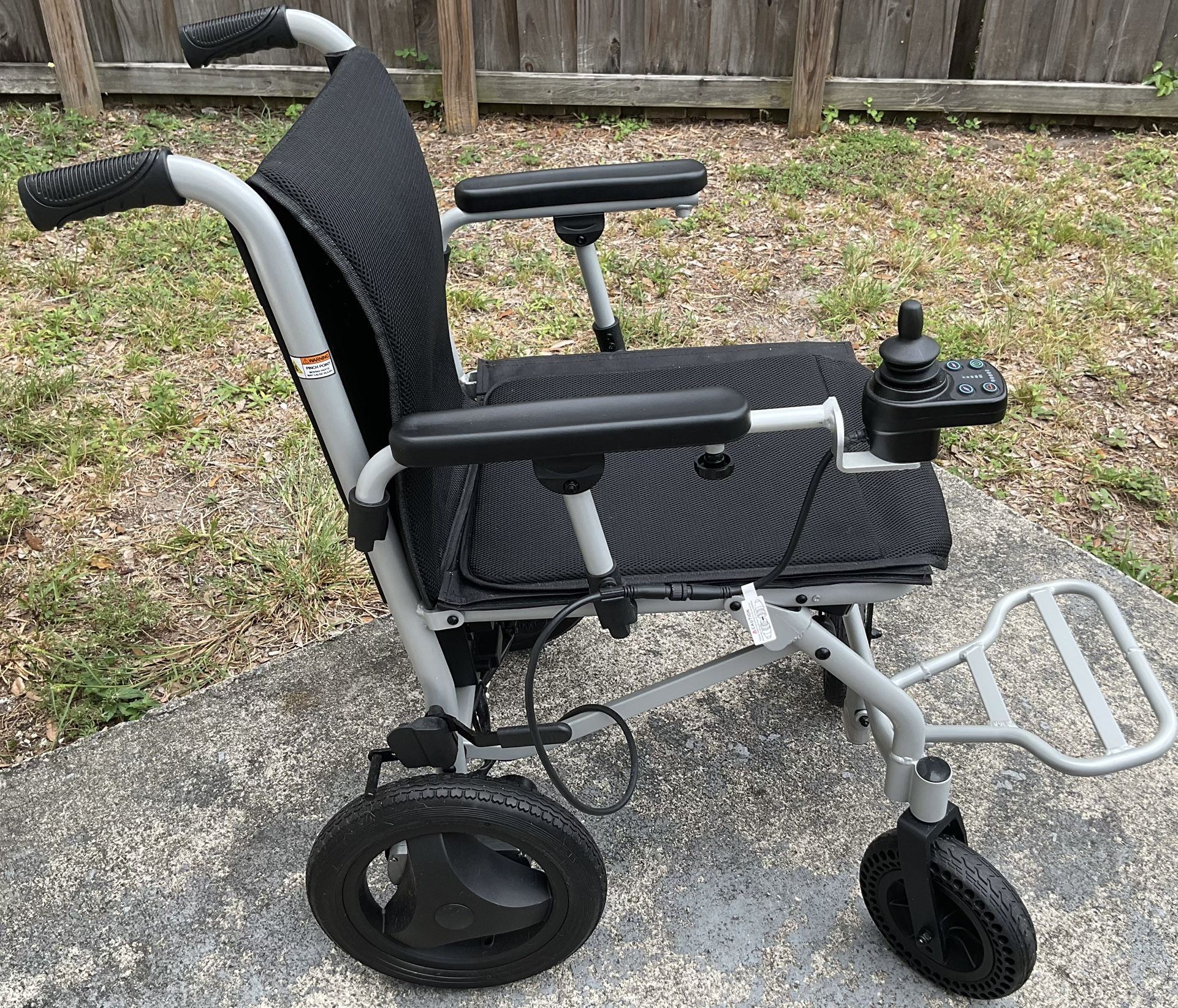 MAKE OFFER MUST SELL TODAY BRAND NEW ELECTRIC WHEELCHAIR NEVER USED HOLDS UP TO 375 POUNDS FOLDABLE INCLUDES EVERYTHING