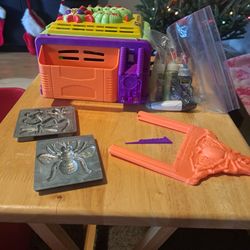 Creepy Crawlers Bug Maker