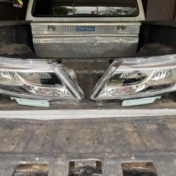 Brand New Set Of Nissan Pathfinder Headlights 