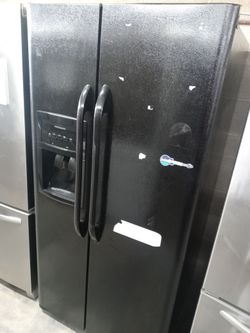 Frigidaire black side by side refrigerator - Free delivery