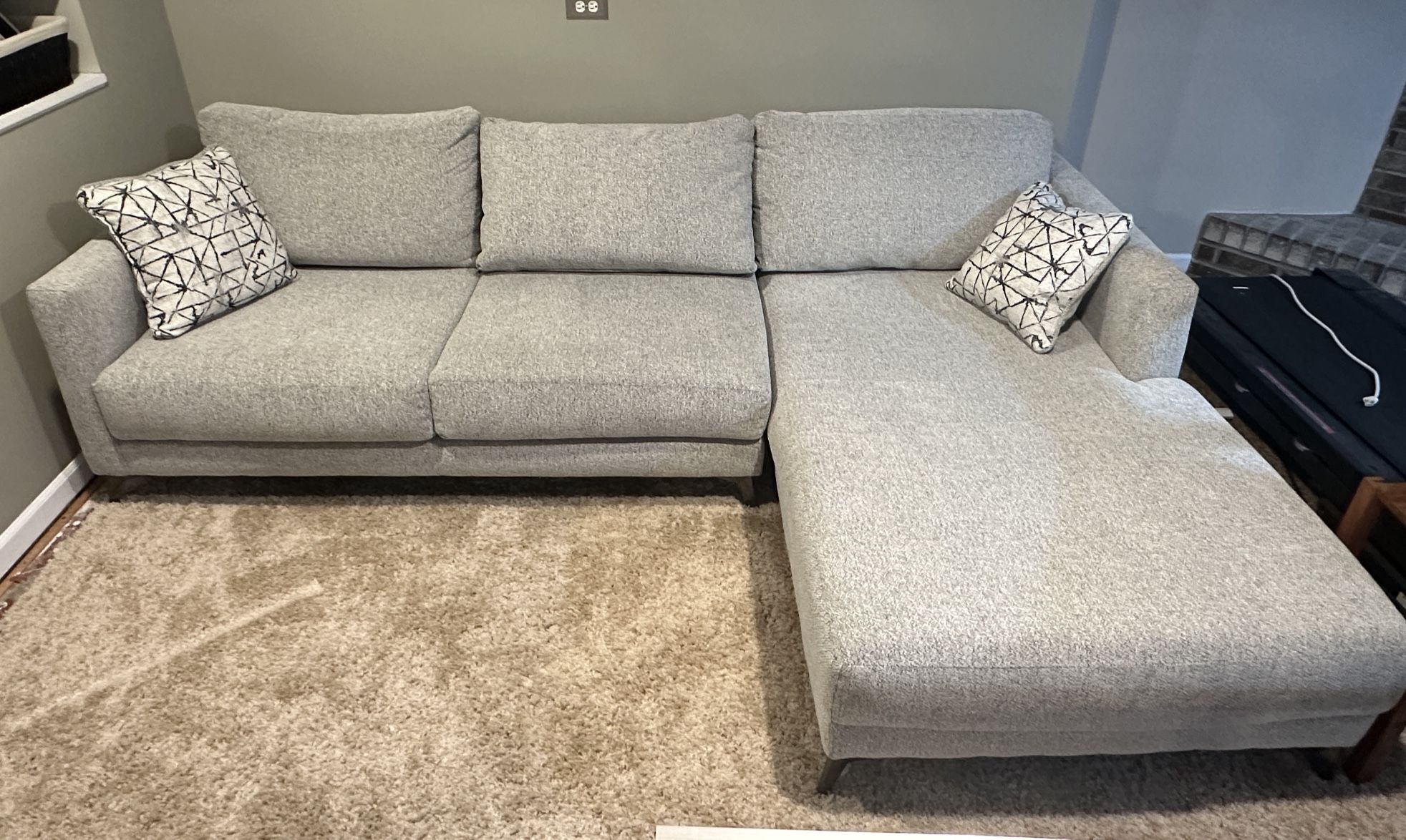 Small sectional - Brand New Condition