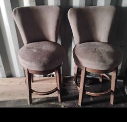 4 bar stools