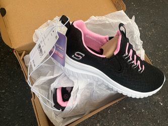 Brand new girl sketchers size 13