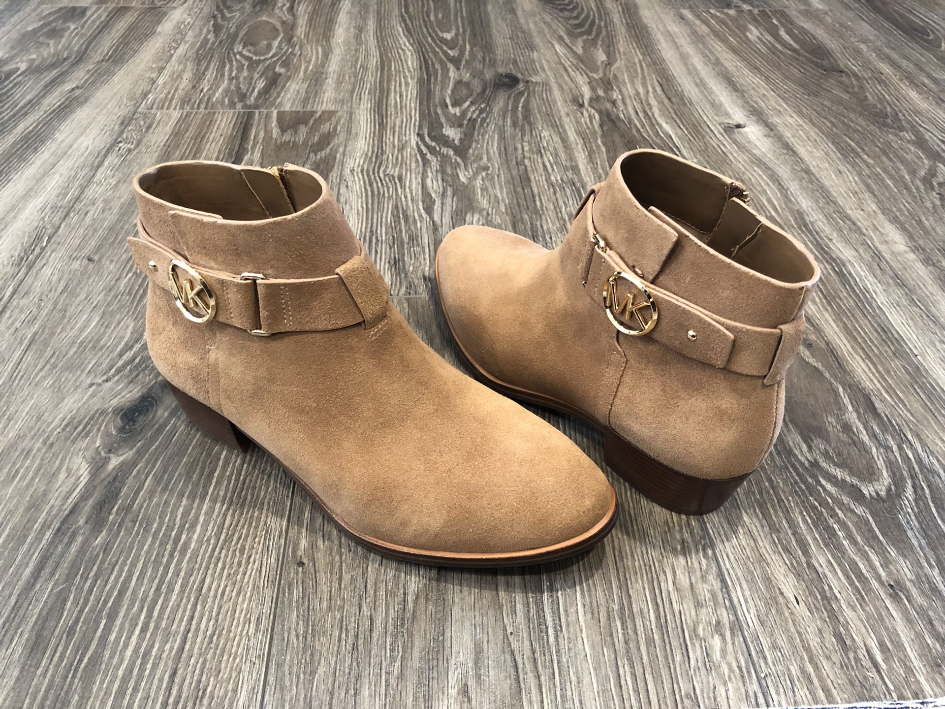 BRAND NEW! Michael Kors Harland Suede Boots! 6.5
