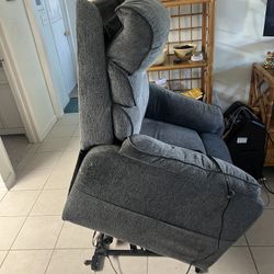 Lyft Chair