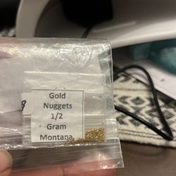 1/2 gram of gold nuggets