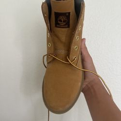 Size 5 boys timberlands