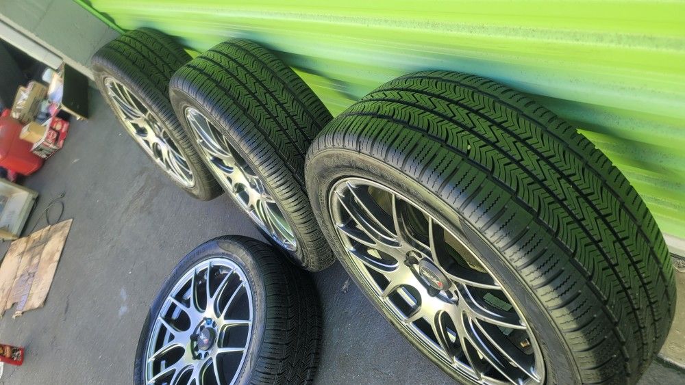 Wheel 18 5 Lugs Universal Like New 